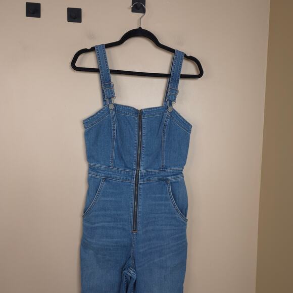 Hollister Medium Wash Denim Front Zip Overall Jumpsuit Size S - Picture 3 of 10